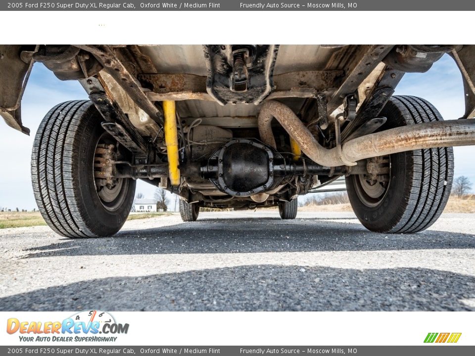 Undercarriage of 2005 Ford F250 Super Duty XL Regular Cab Photo #13