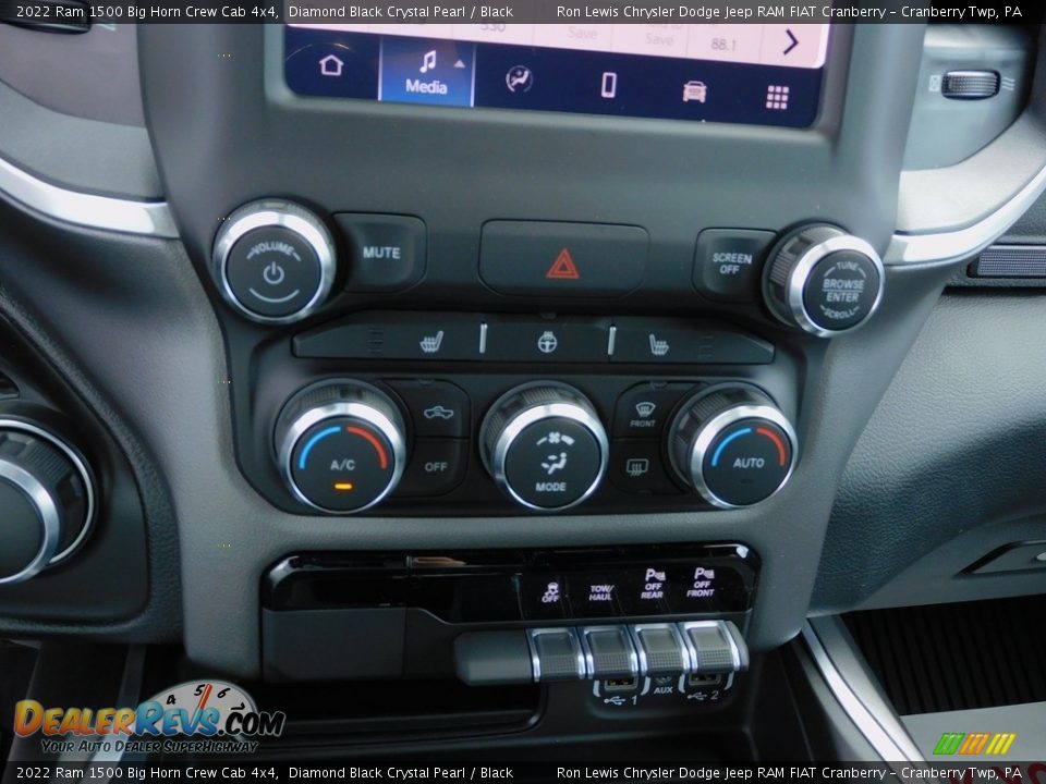2022 Ram 1500 Big Horn Crew Cab 4x4 Diamond Black Crystal Pearl / Black Photo #18