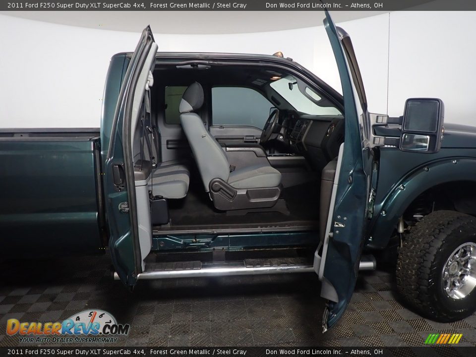 2011 Ford F250 Super Duty XLT SuperCab 4x4 Forest Green Metallic / Steel Gray Photo #30