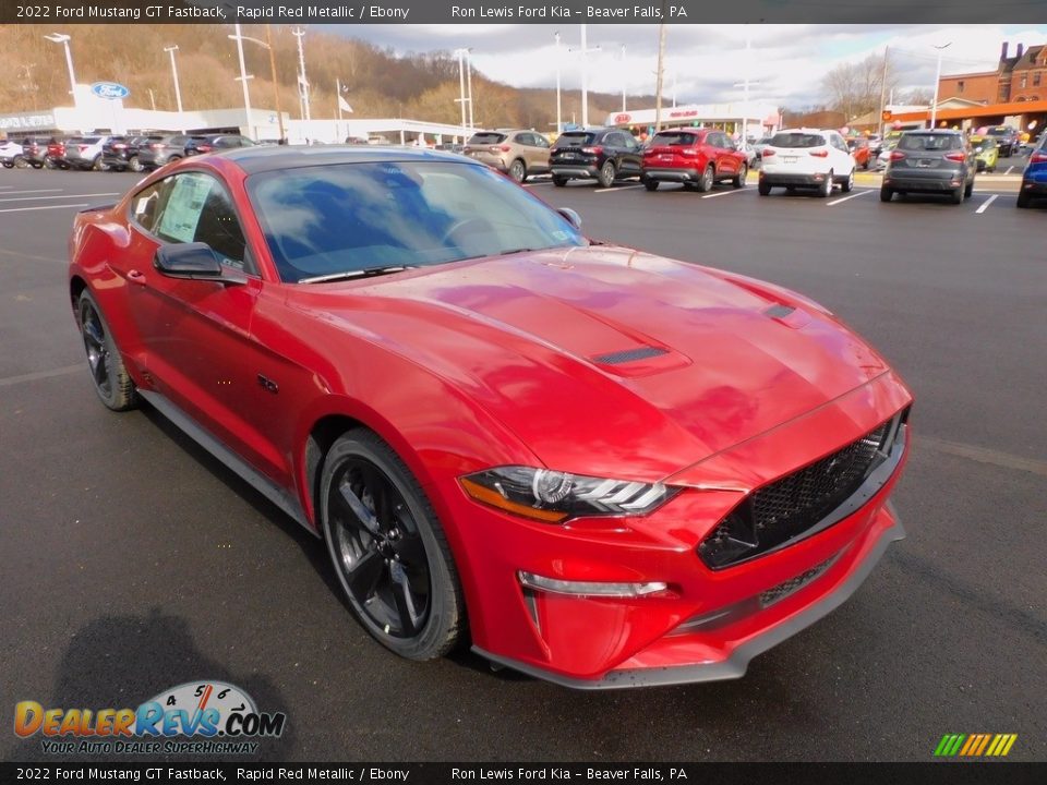 Front 3/4 View of 2022 Ford Mustang GT Fastback Photo #9