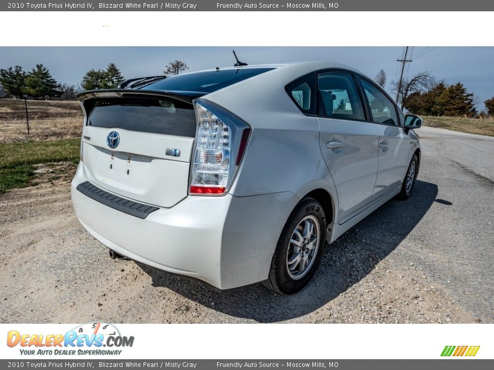 2010 Toyota Prius Hybrid IV Blizzard White Pearl / Misty Gray Photo #4