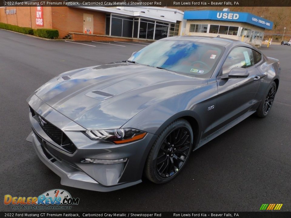 Front 3/4 View of 2022 Ford Mustang GT Premium Fastback Photo #7