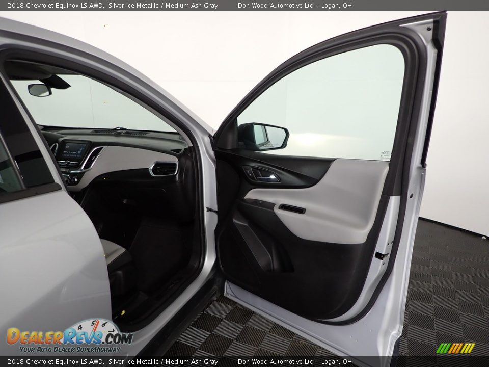 2018 Chevrolet Equinox LS AWD Silver Ice Metallic / Medium Ash Gray Photo #28