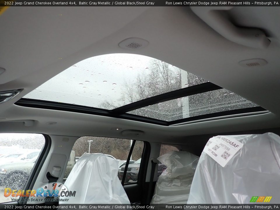 Sunroof of 2022 Jeep Grand Cherokee Overland 4x4 Photo #17