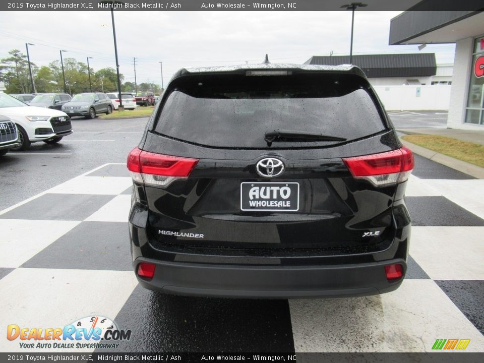 2019 Toyota Highlander XLE Midnight Black Metallic / Ash Photo #4