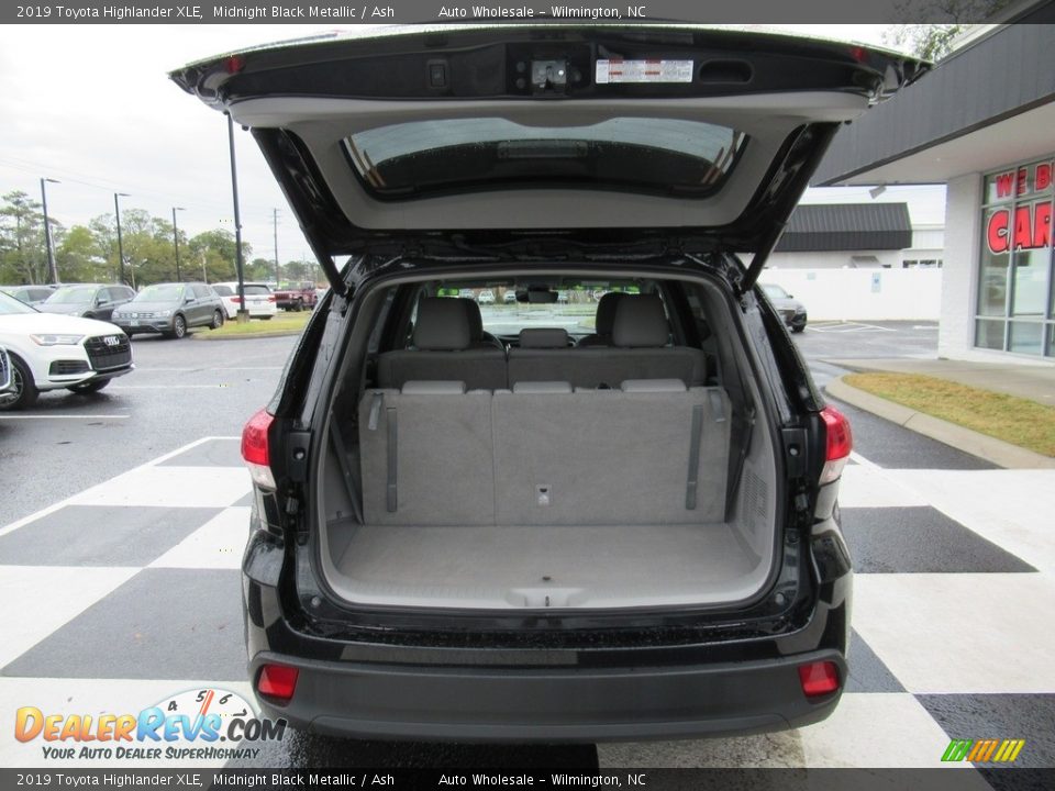 2019 Toyota Highlander XLE Midnight Black Metallic / Ash Photo #5