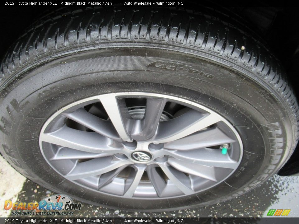 2019 Toyota Highlander XLE Midnight Black Metallic / Ash Photo #7