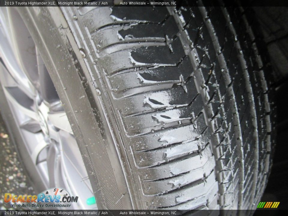 2019 Toyota Highlander XLE Midnight Black Metallic / Ash Photo #8