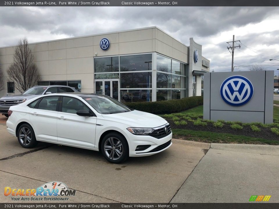 Front 3/4 View of 2021 Volkswagen Jetta R-Line Photo #1