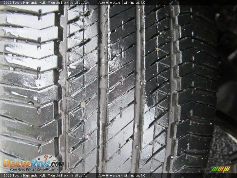 2019 Toyota Highlander XLE Midnight Black Metallic / Ash Photo #9