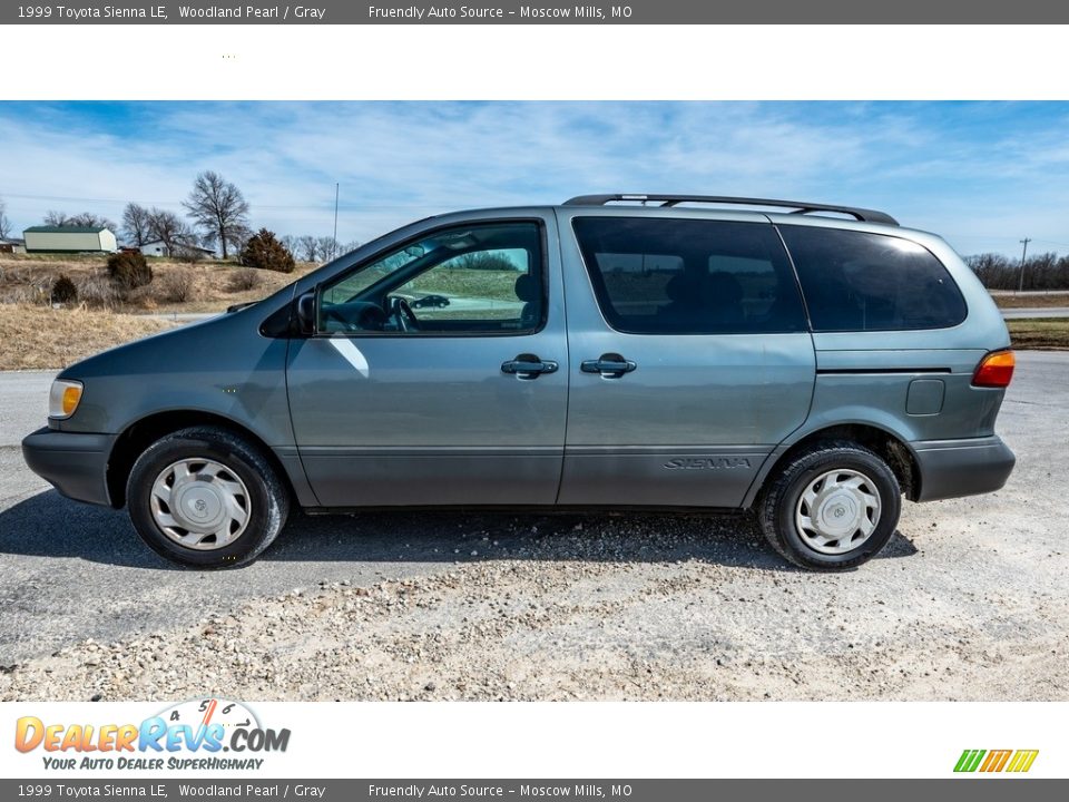 1999 Toyota Sienna LE Woodland Pearl / Gray Photo #7