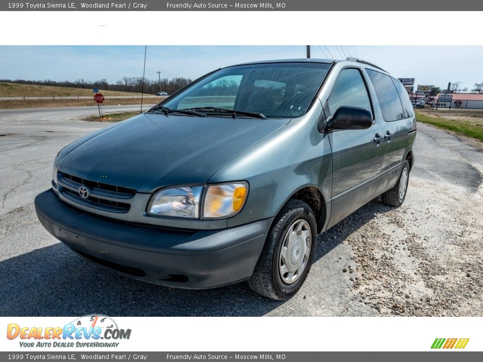 1999 Toyota Sienna LE Woodland Pearl / Gray Photo #8