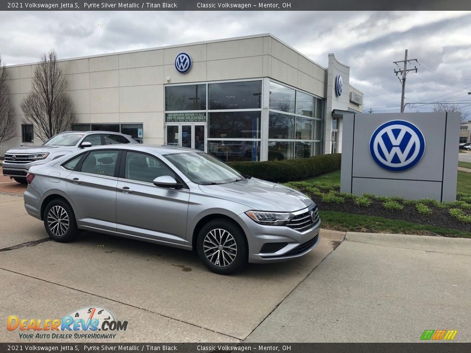 Front 3/4 View of 2021 Volkswagen Jetta S Photo #1