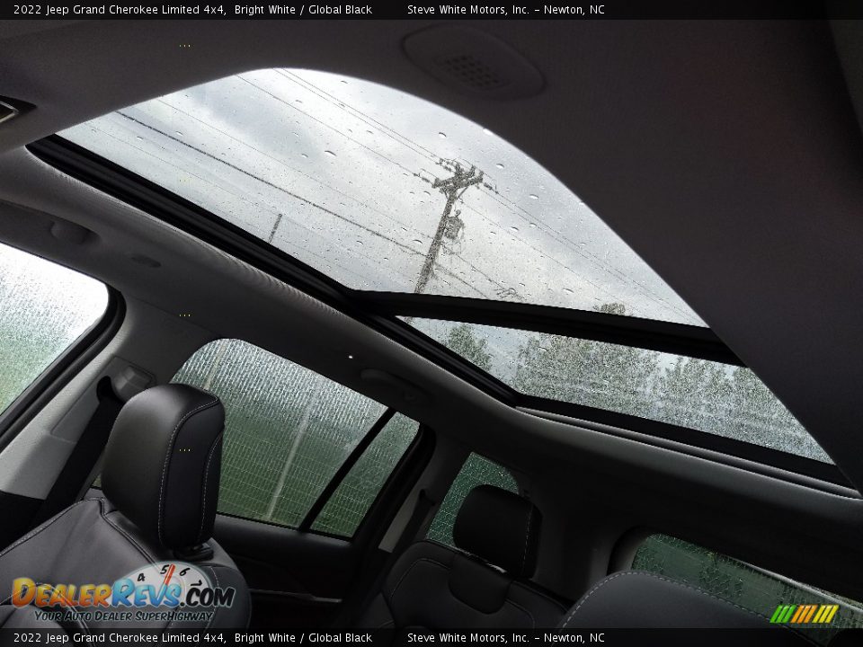 Sunroof of 2022 Jeep Grand Cherokee Limited 4x4 Photo #29