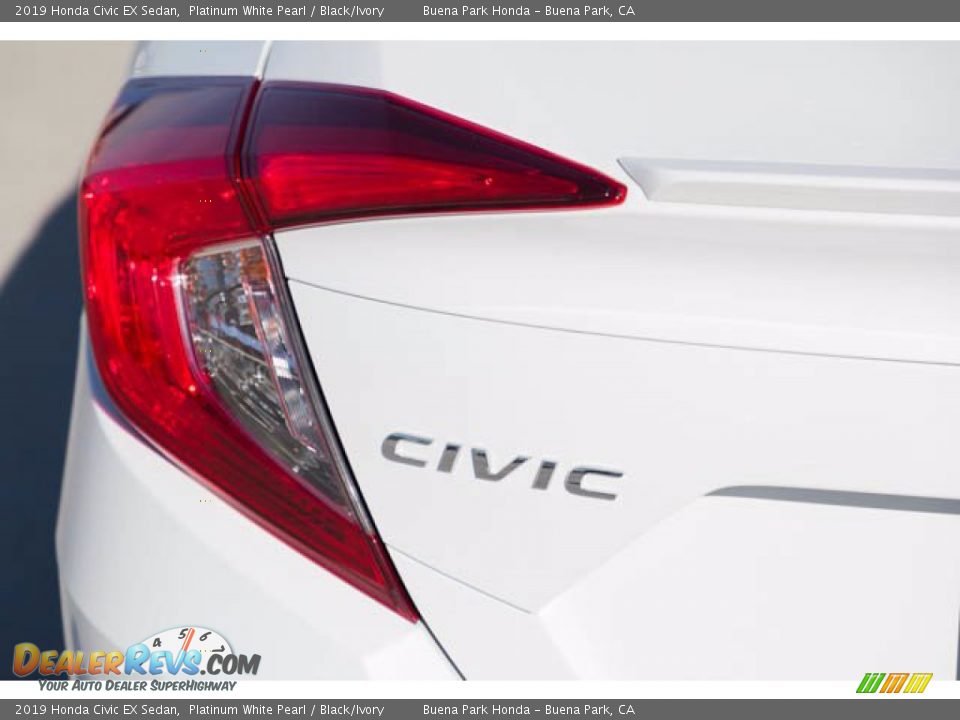 2019 Honda Civic EX Sedan Platinum White Pearl / Black/Ivory Photo #10