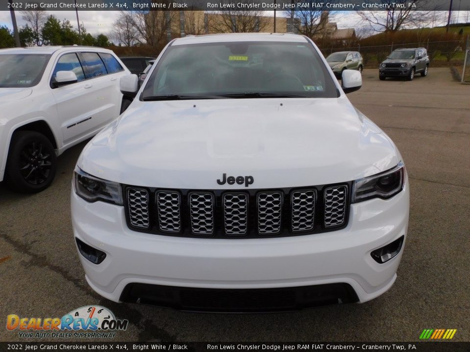 2022 Jeep Grand Cherokee Laredo X 4x4 Bright White / Black Photo #2