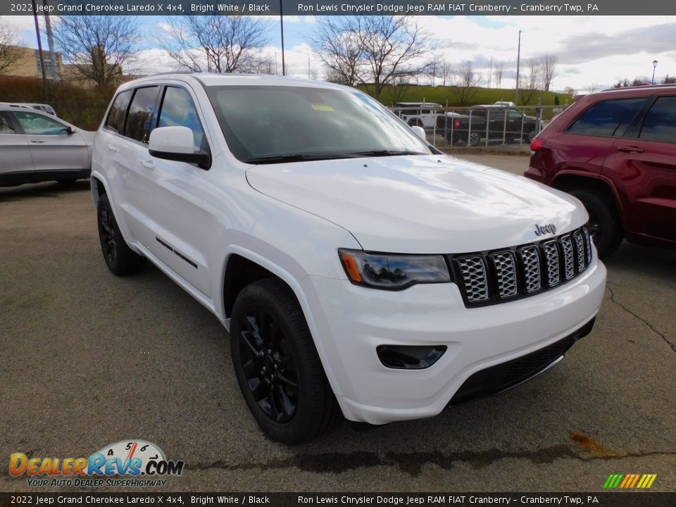 2022 Jeep Grand Cherokee Laredo X 4x4 Bright White / Black Photo #3