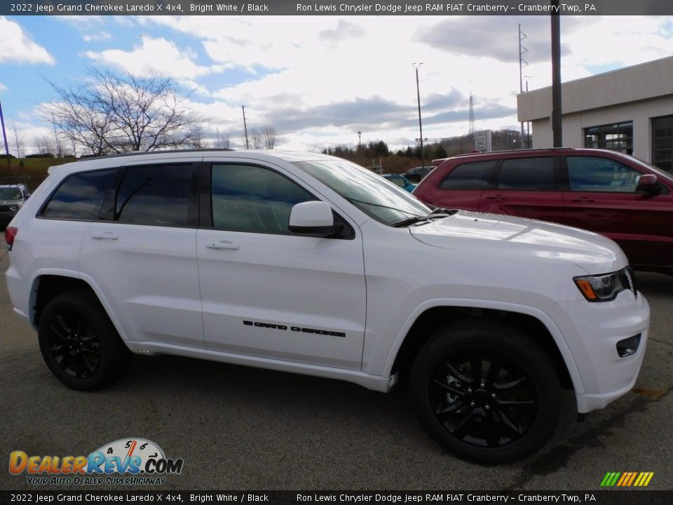 2022 Jeep Grand Cherokee Laredo X 4x4 Bright White / Black Photo #4