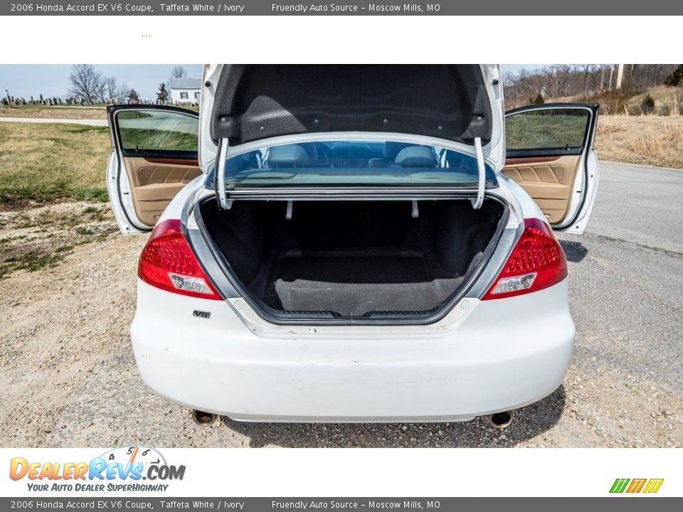 2006 Honda Accord EX V6 Coupe Taffeta White / Ivory Photo #21