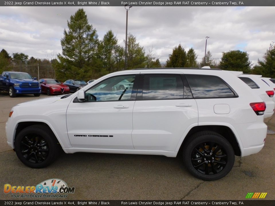 2022 Jeep Grand Cherokee Laredo X 4x4 Bright White / Black Photo #9