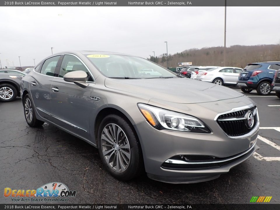 Front 3/4 View of 2018 Buick LaCrosse Essence Photo #4