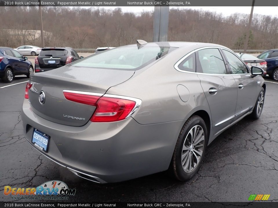 Pepperdust Metallic 2018 Buick LaCrosse Essence Photo #8