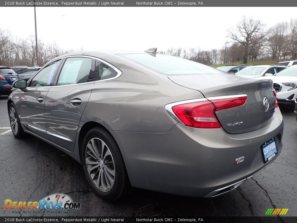 Pepperdust Metallic 2018 Buick LaCrosse Essence Photo #11