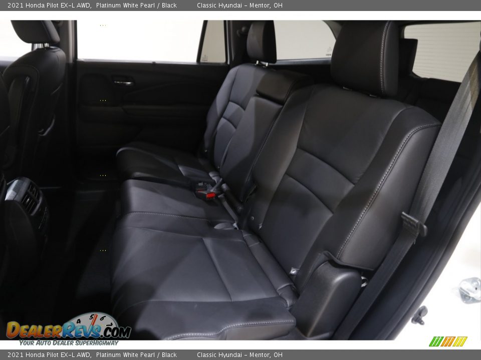 2021 Honda Pilot EX-L AWD Platinum White Pearl / Black Photo #17