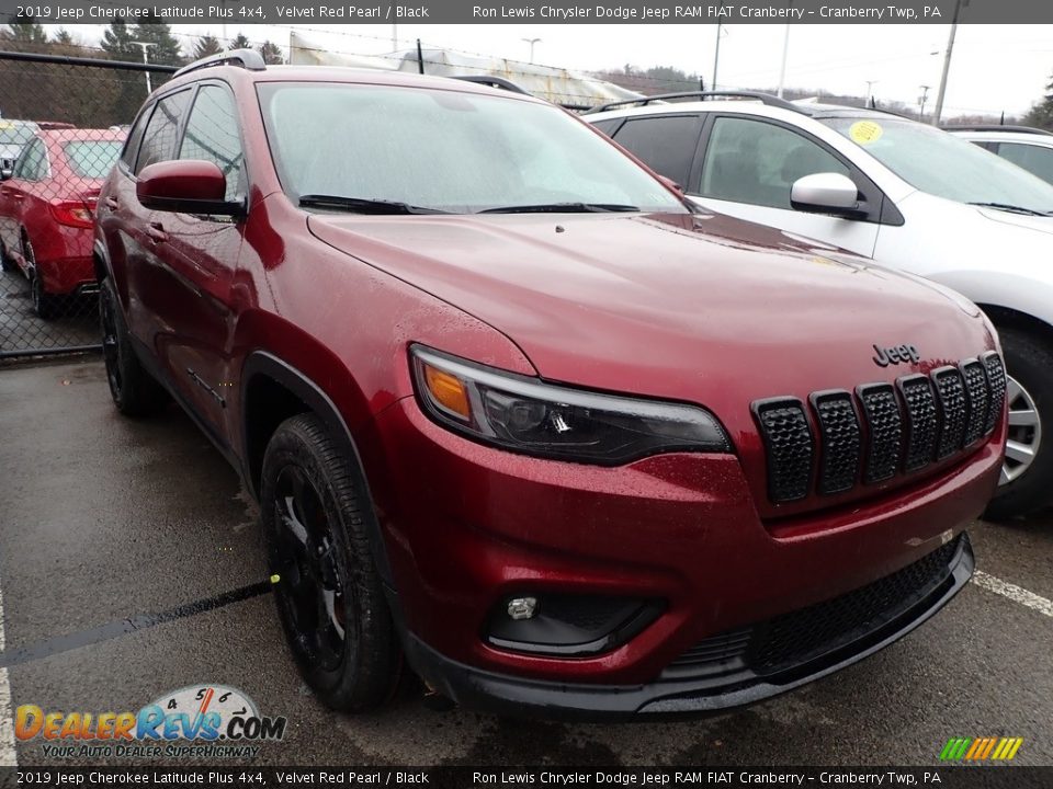 2019 Jeep Cherokee Latitude Plus 4x4 Velvet Red Pearl / Black Photo #2