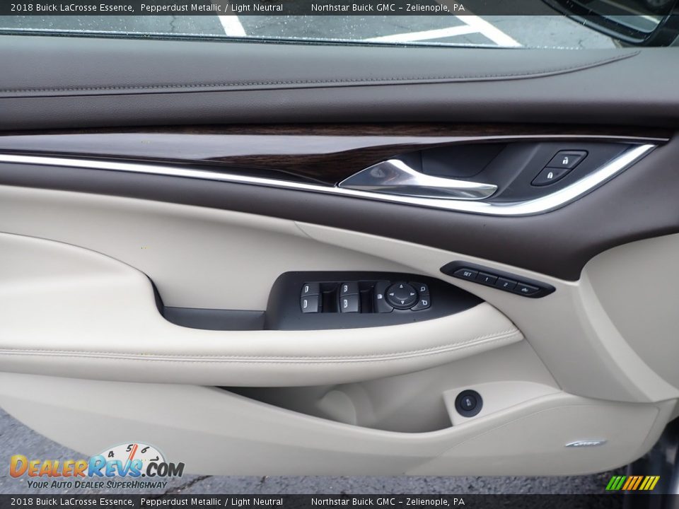 Door Panel of 2018 Buick LaCrosse Essence Photo #19