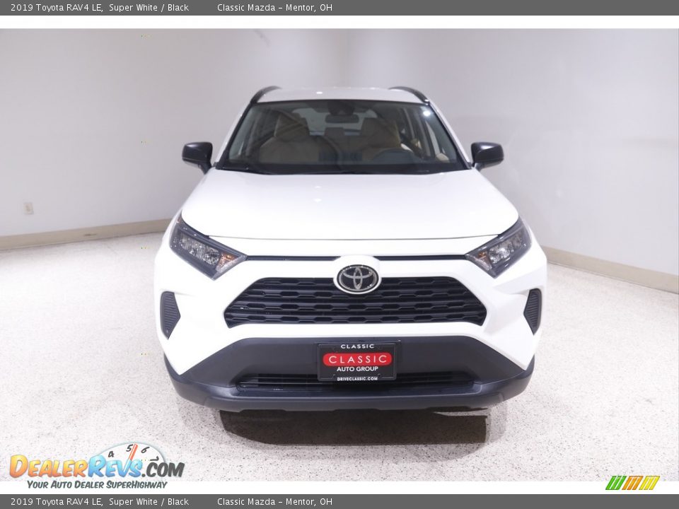 2019 Toyota RAV4 LE Super White / Black Photo #2