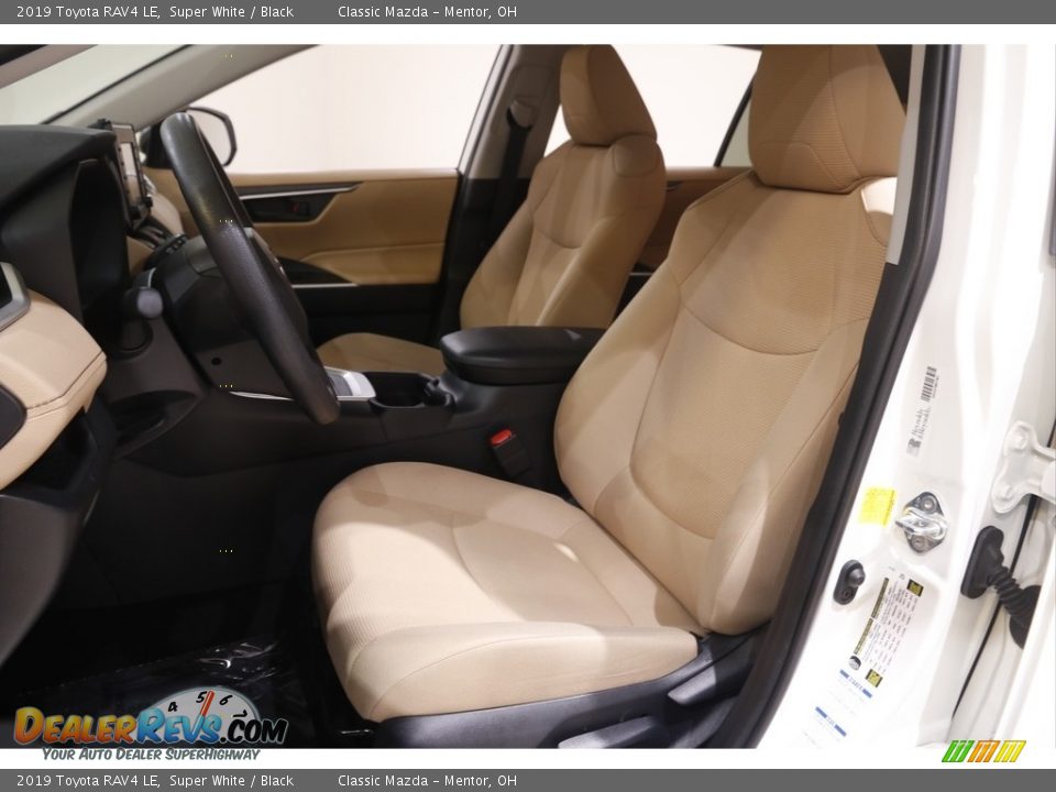 2019 Toyota RAV4 LE Super White / Black Photo #5