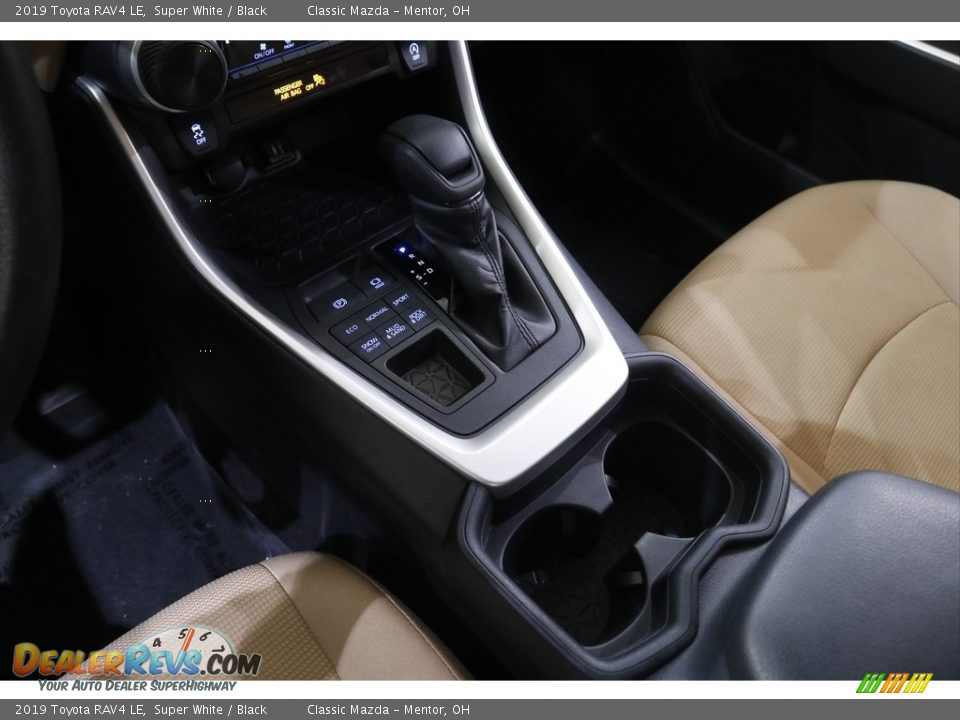 2019 Toyota RAV4 LE Super White / Black Photo #12
