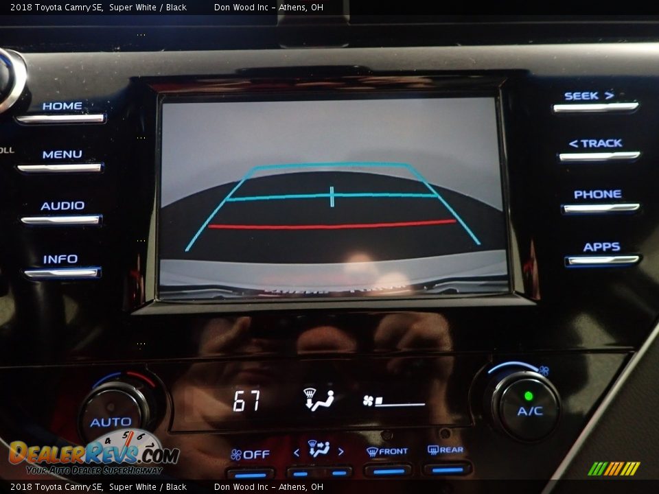 2018 Toyota Camry SE Super White / Black Photo #2