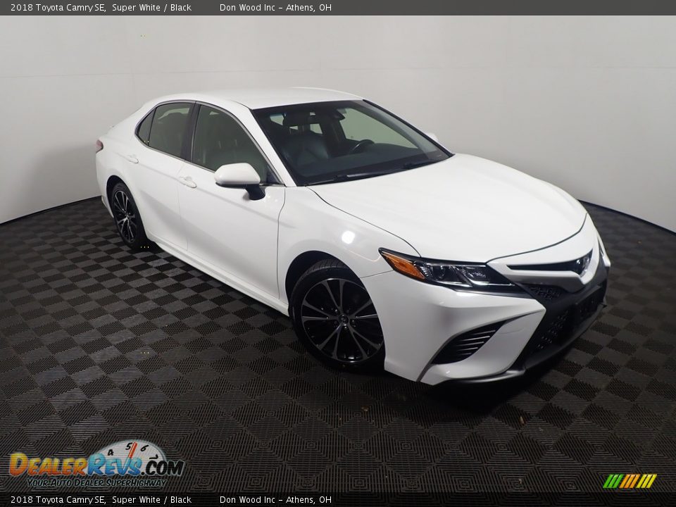 2018 Toyota Camry SE Super White / Black Photo #3