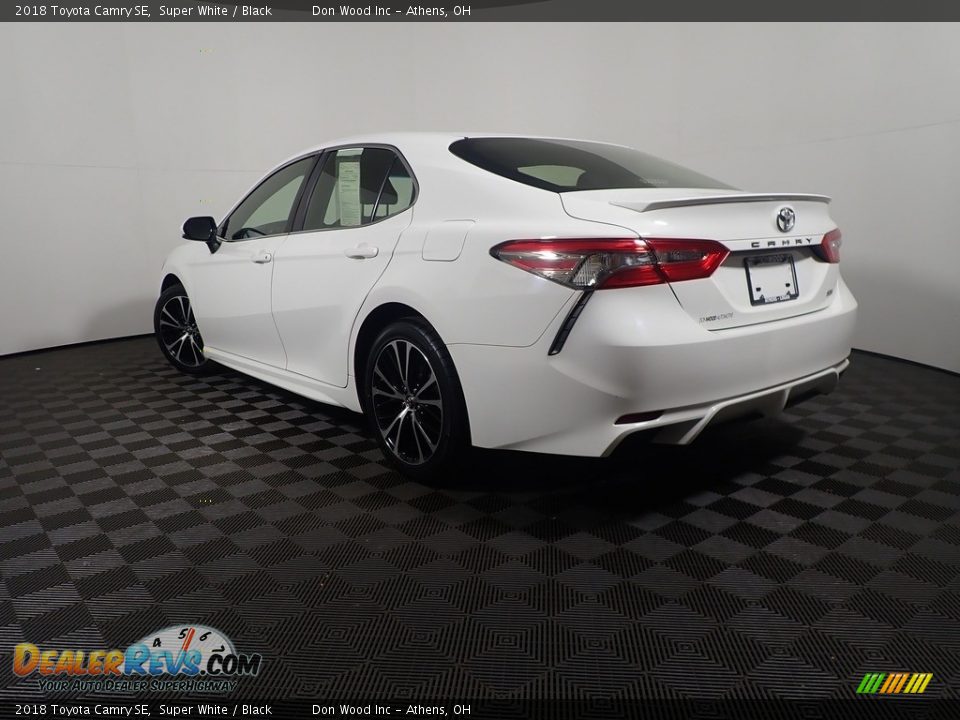 2018 Toyota Camry SE Super White / Black Photo #11