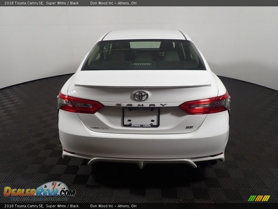 2018 Toyota Camry SE Super White / Black Photo #13