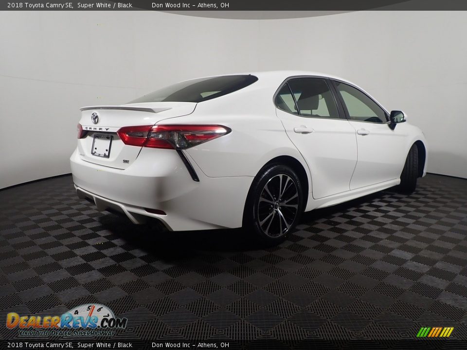 2018 Toyota Camry SE Super White / Black Photo #16