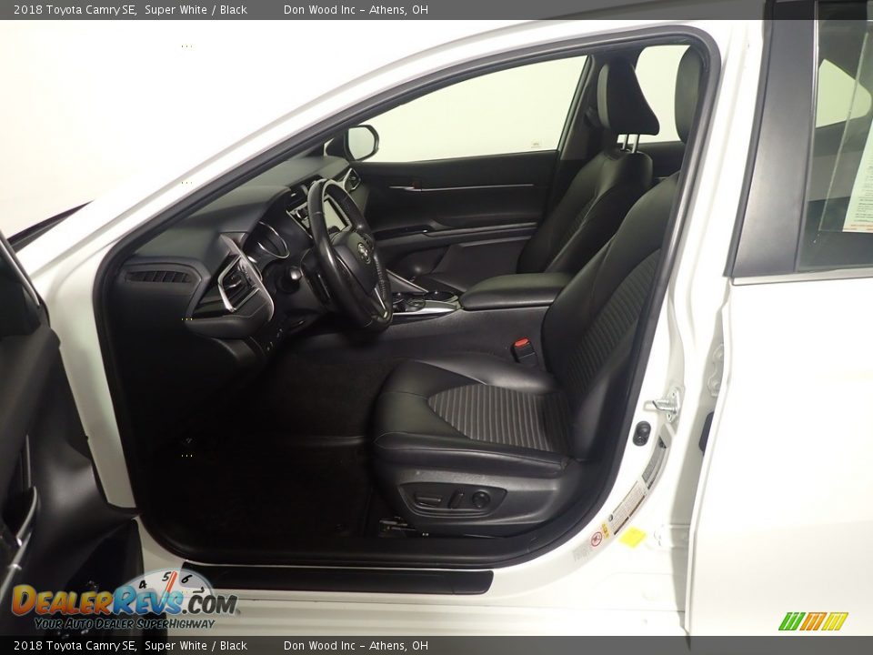 2018 Toyota Camry SE Super White / Black Photo #22