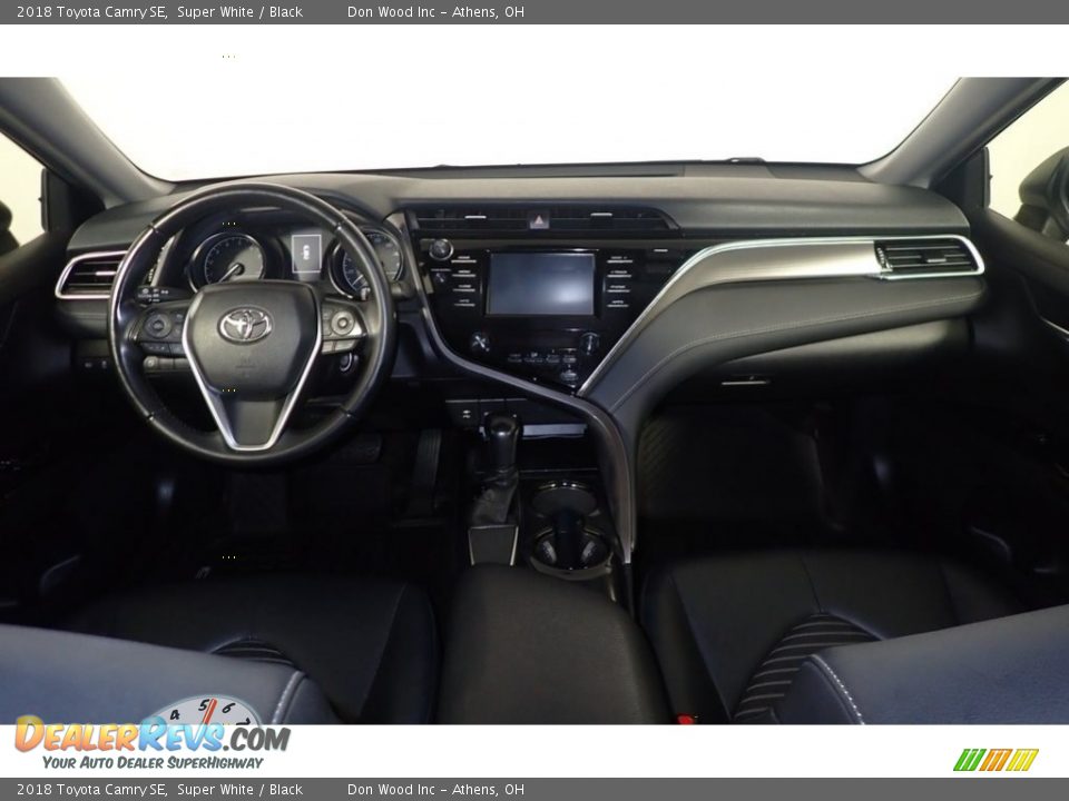 2018 Toyota Camry SE Super White / Black Photo #24