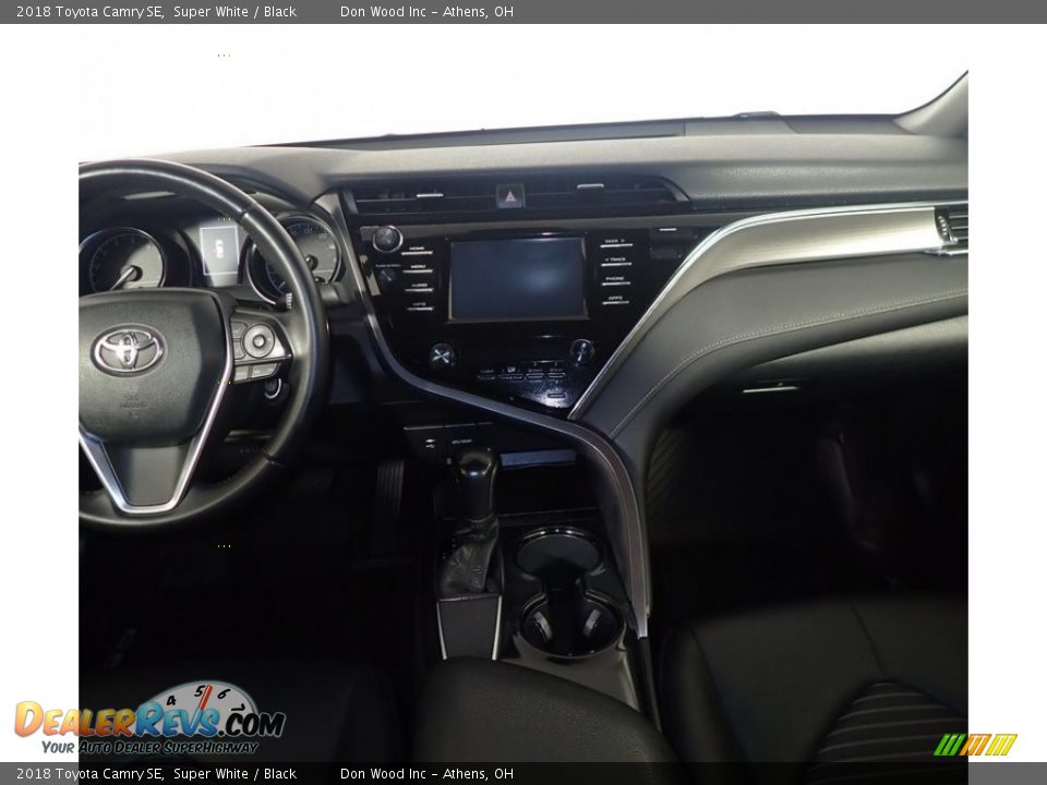 2018 Toyota Camry SE Super White / Black Photo #25