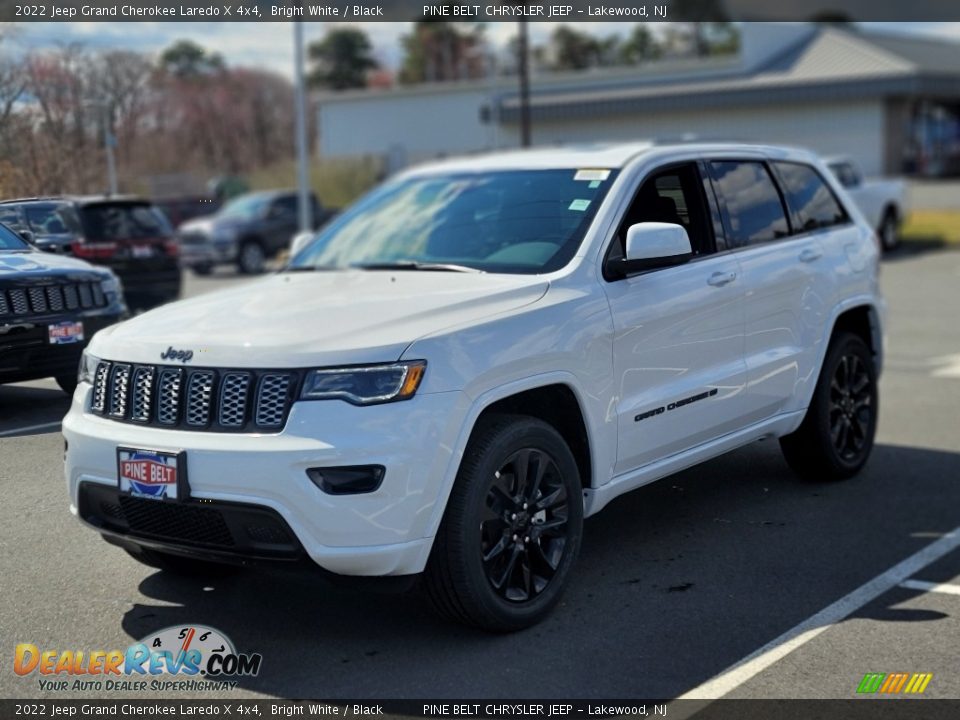 2022 Jeep Grand Cherokee Laredo X 4x4 Bright White / Black Photo #1
