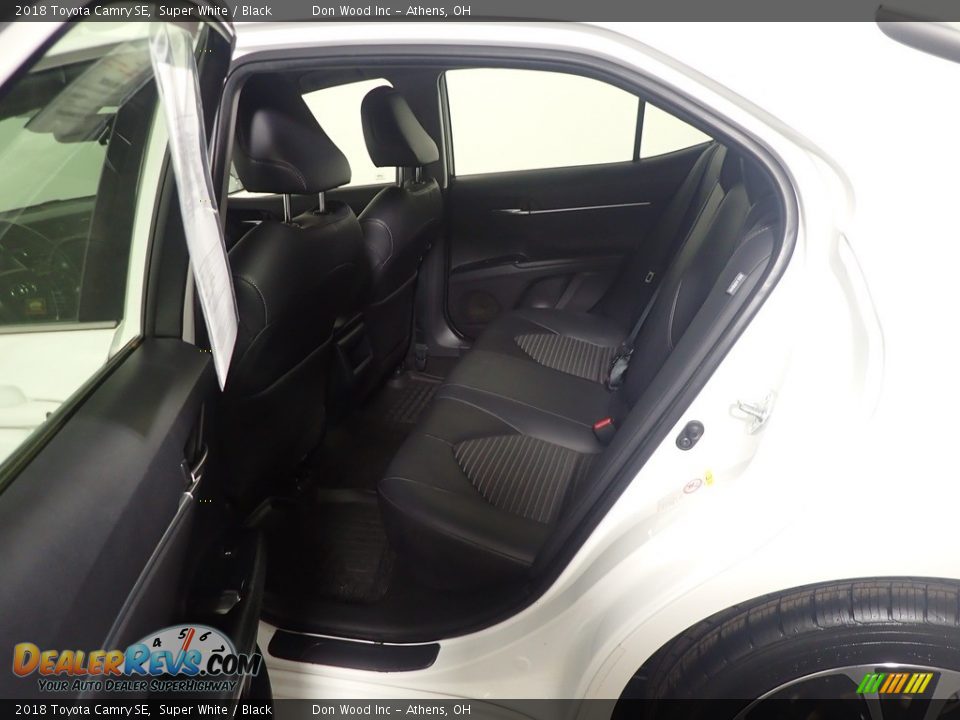 2018 Toyota Camry SE Super White / Black Photo #34