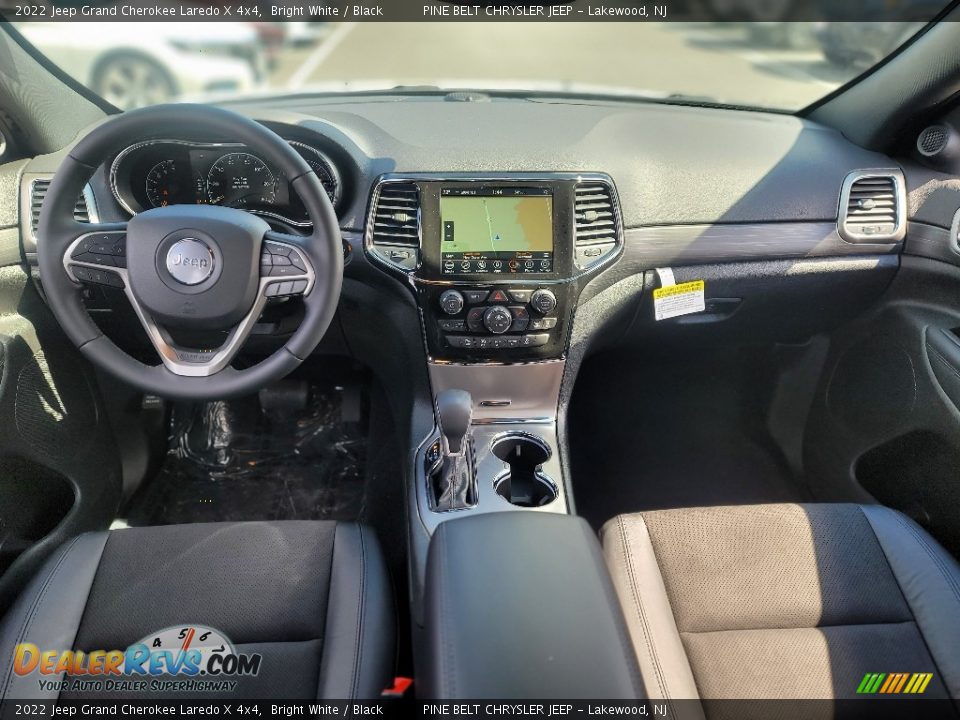 2022 Jeep Grand Cherokee Laredo X 4x4 Bright White / Black Photo #10