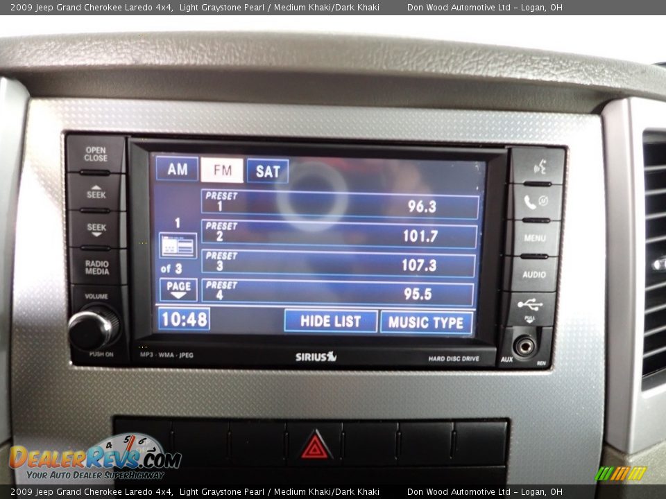 2009 Jeep Grand Cherokee Laredo 4x4 Light Graystone Pearl / Medium Khaki/Dark Khaki Photo #2