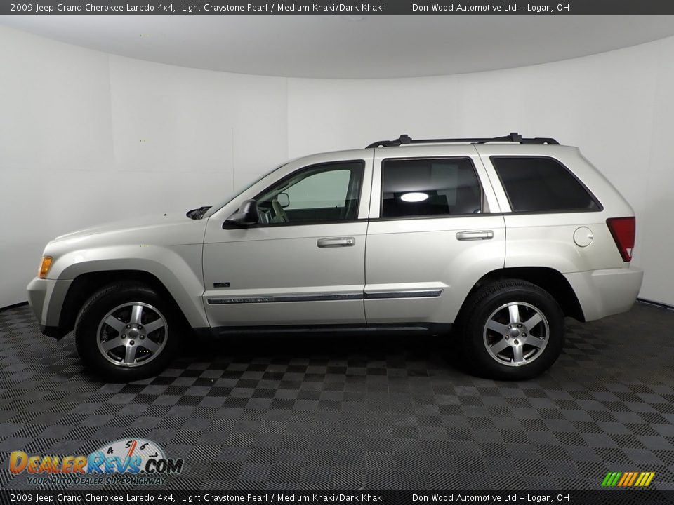 2009 Jeep Grand Cherokee Laredo 4x4 Light Graystone Pearl / Medium Khaki/Dark Khaki Photo #9