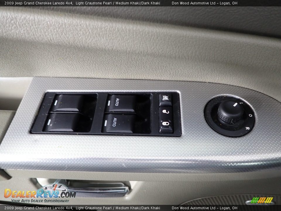 2009 Jeep Grand Cherokee Laredo 4x4 Light Graystone Pearl / Medium Khaki/Dark Khaki Photo #16