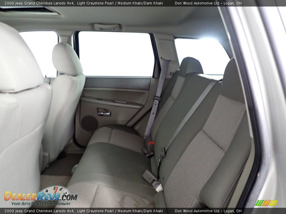 2009 Jeep Grand Cherokee Laredo 4x4 Light Graystone Pearl / Medium Khaki/Dark Khaki Photo #26