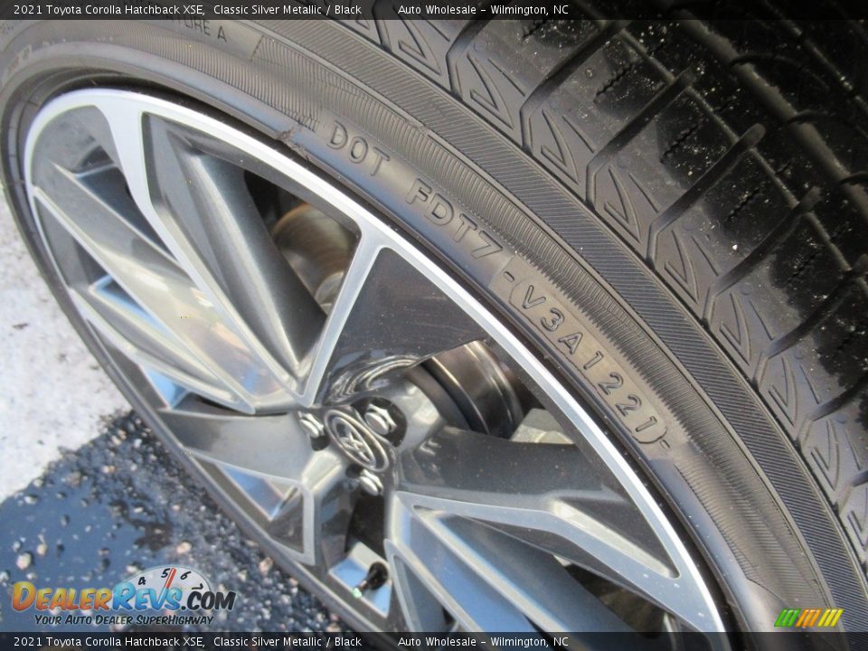 2021 Toyota Corolla Hatchback XSE Classic Silver Metallic / Black Photo #8