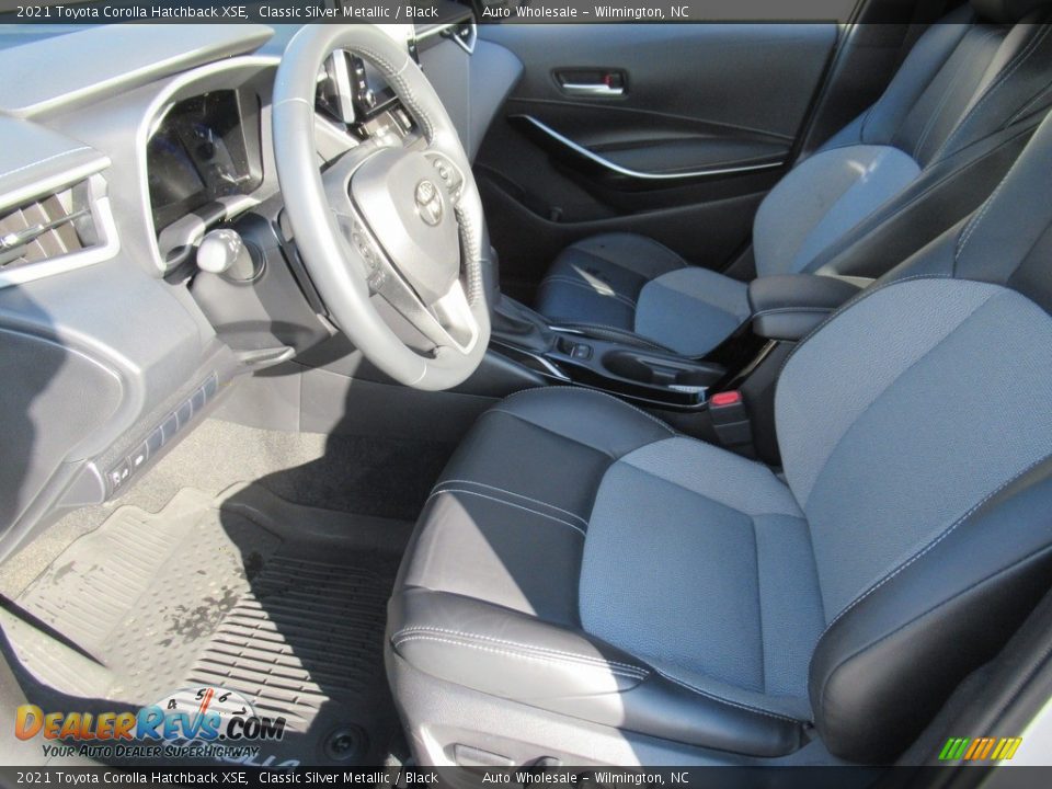 2021 Toyota Corolla Hatchback XSE Classic Silver Metallic / Black Photo #11